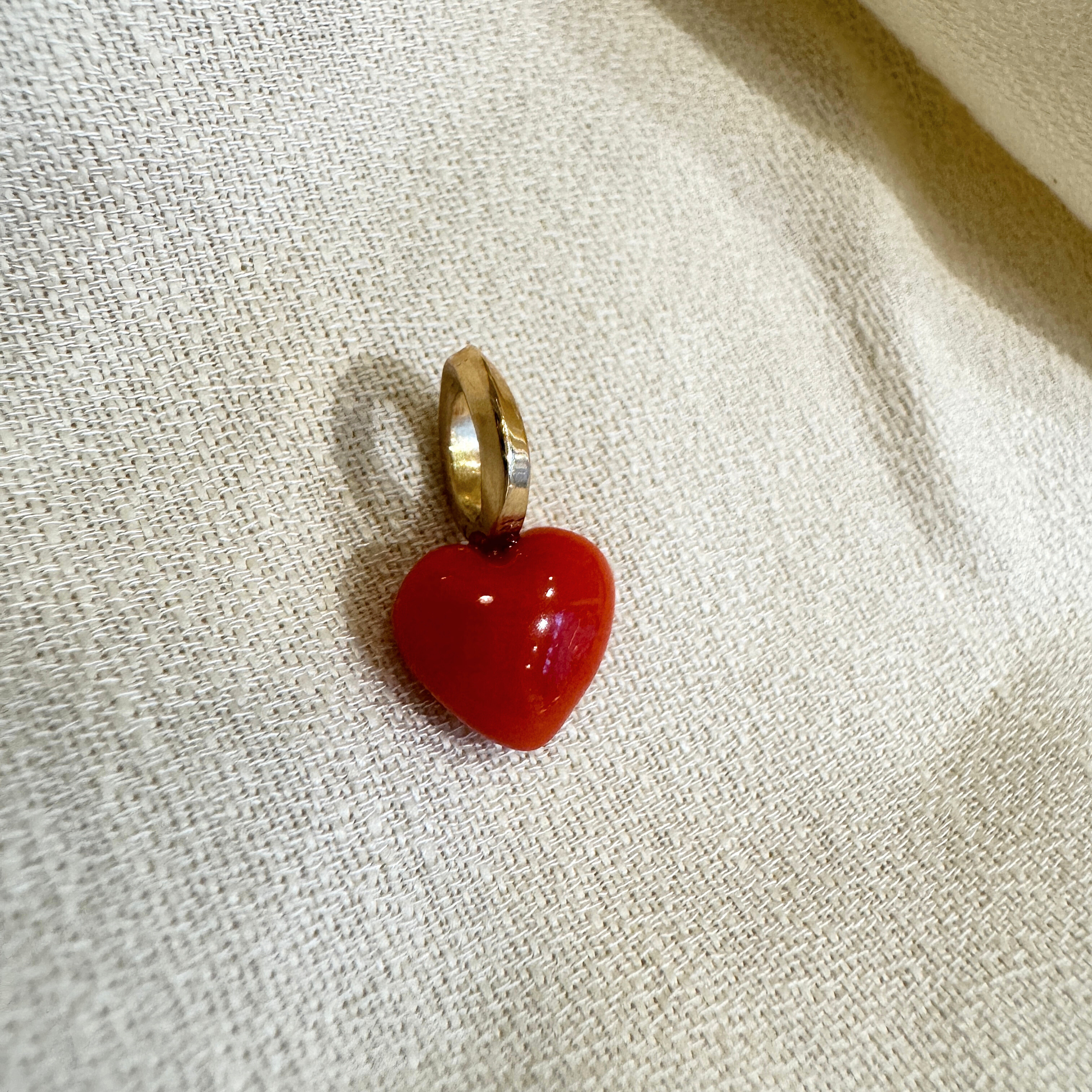 No.2 koralhjerte med ribbon øsken i 18K