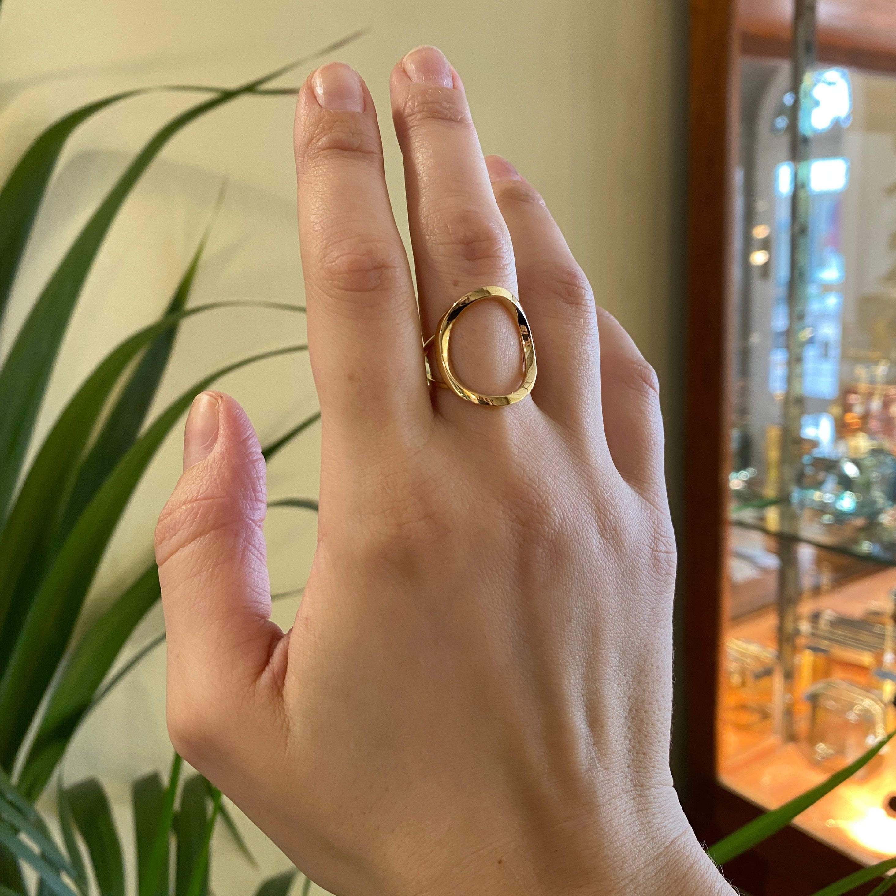 Kraftig ribbon cirkelring i 18 karat guld,