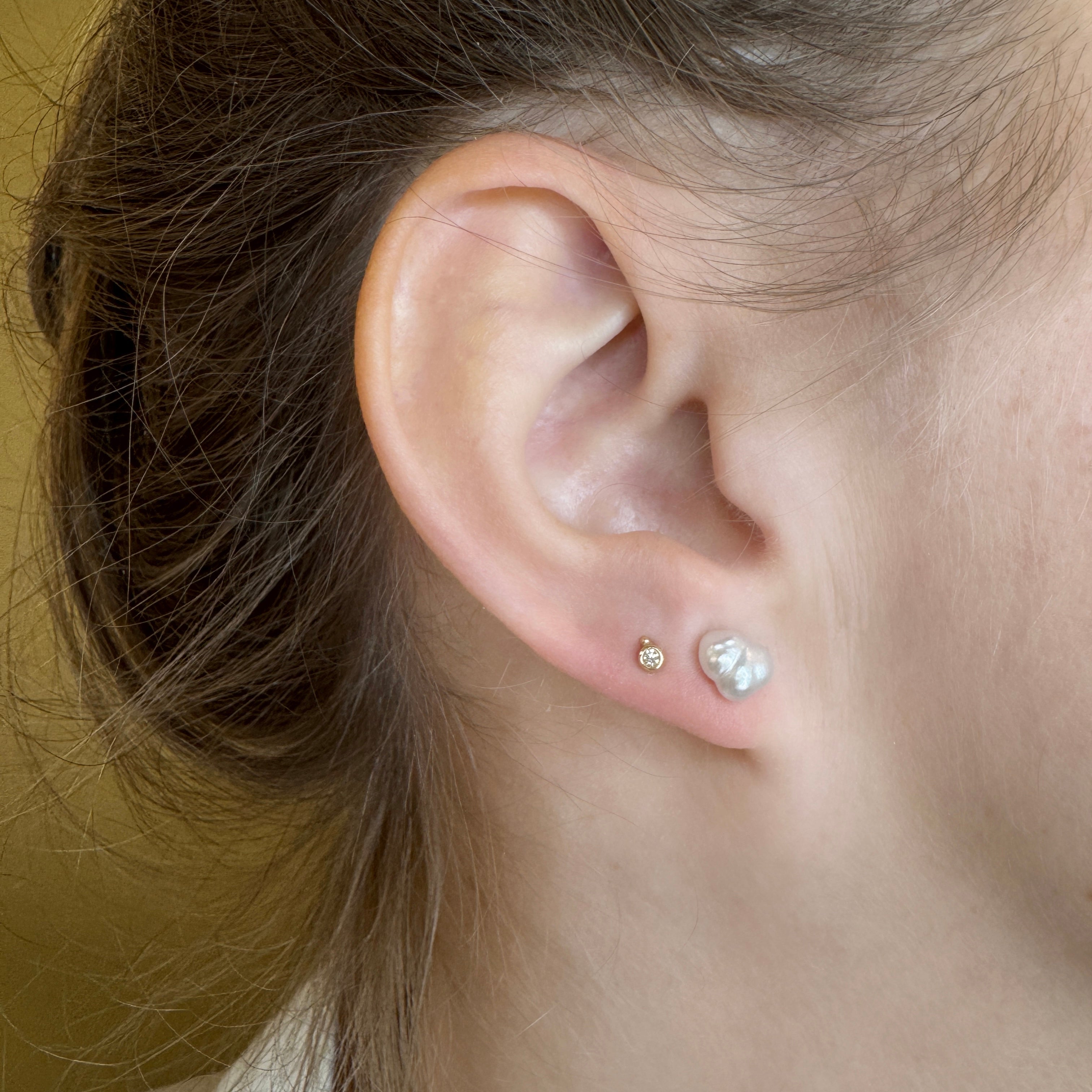 Ørestikker med hvide Keshiperler