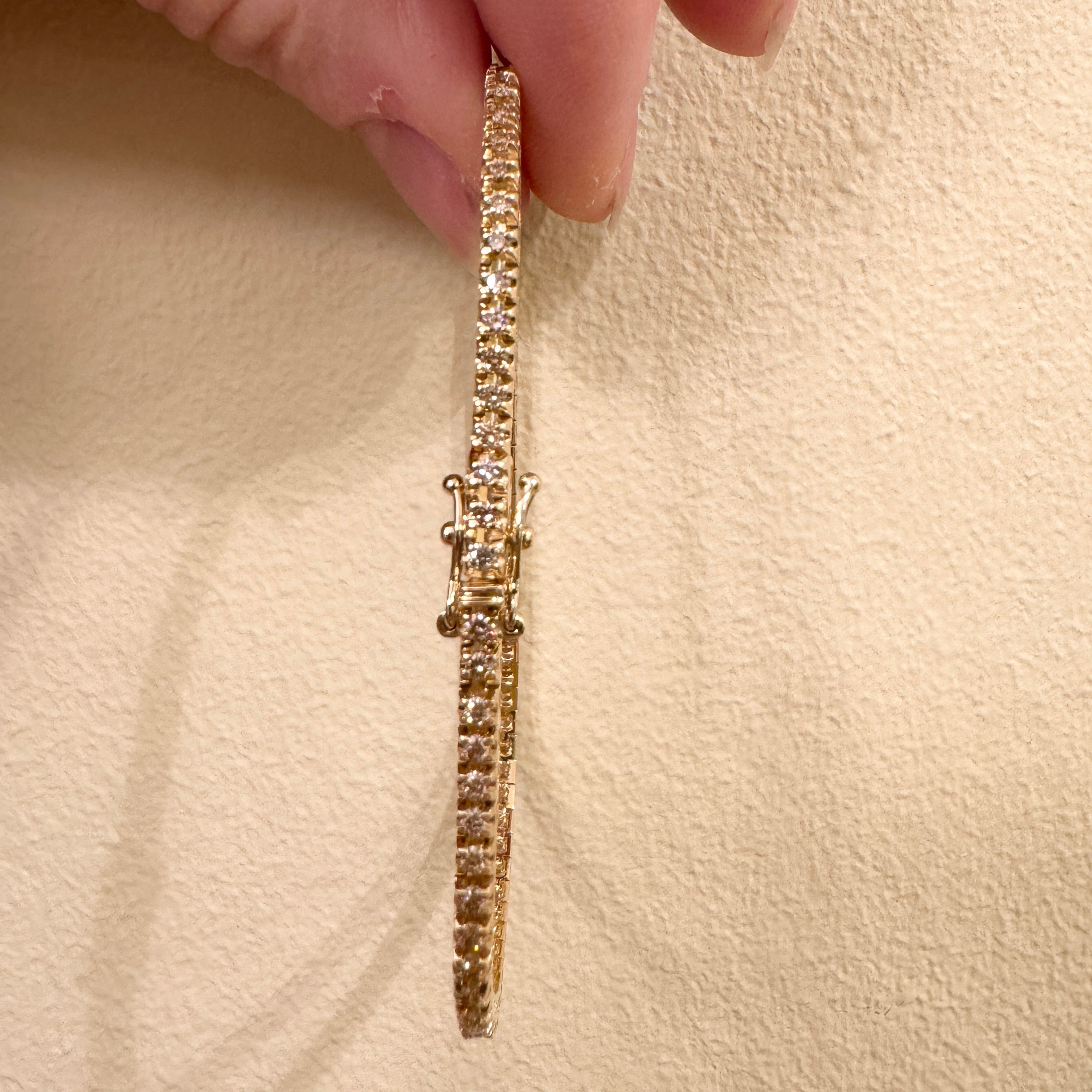 Tennisarmbånd med champagne diamanter