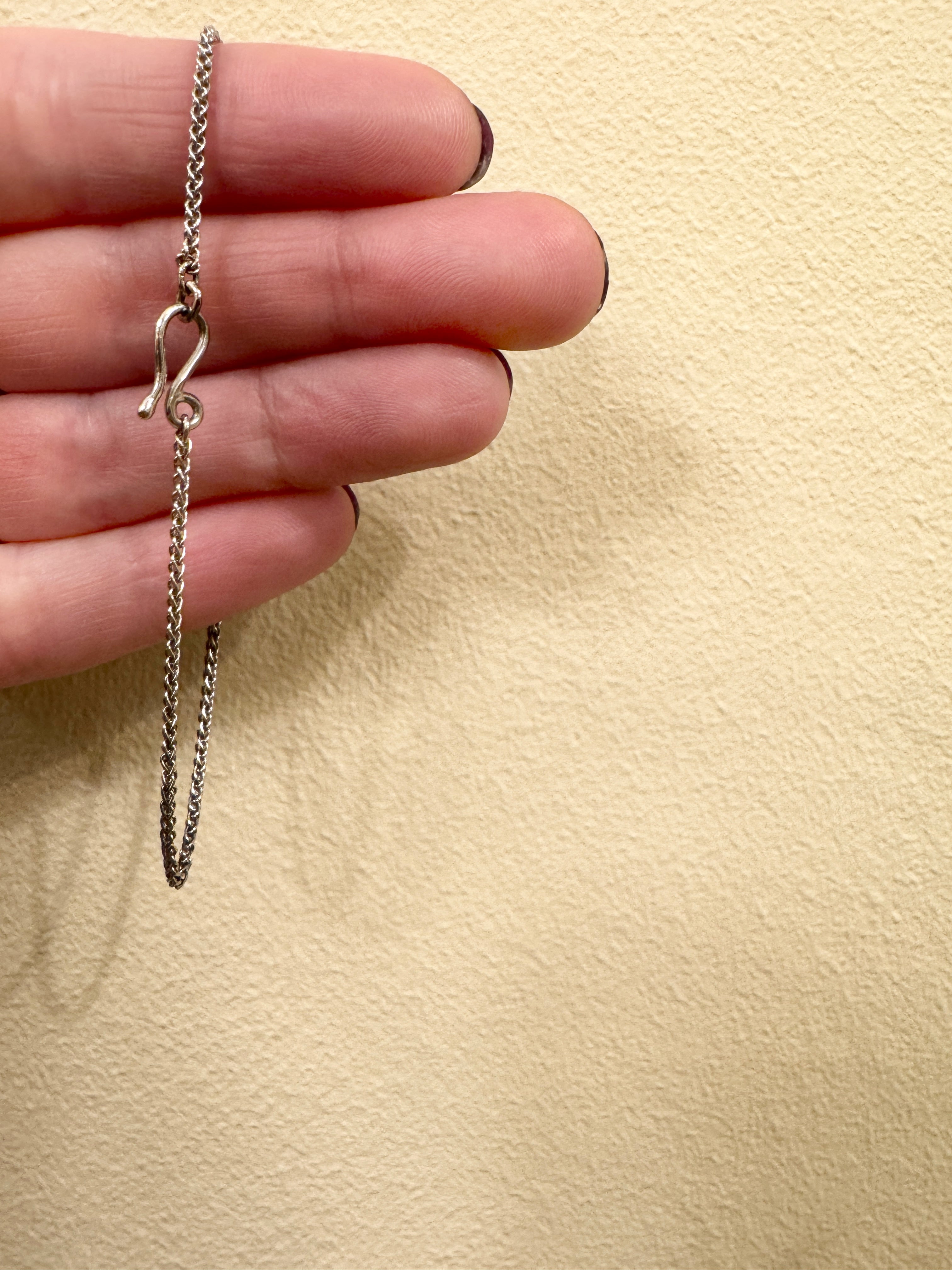 Bracelet with S-clasp, white gold