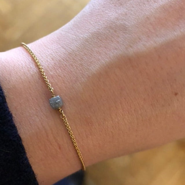 Armbånd med rådiamant
