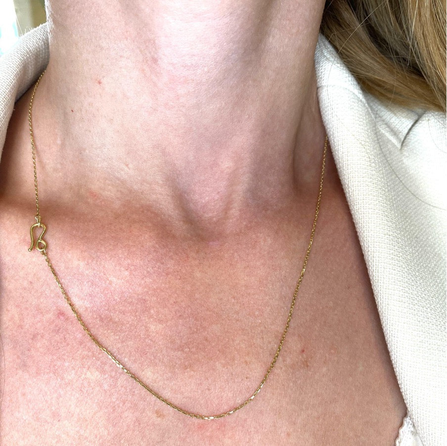 Ankerfacet kæde no 2 om halsen