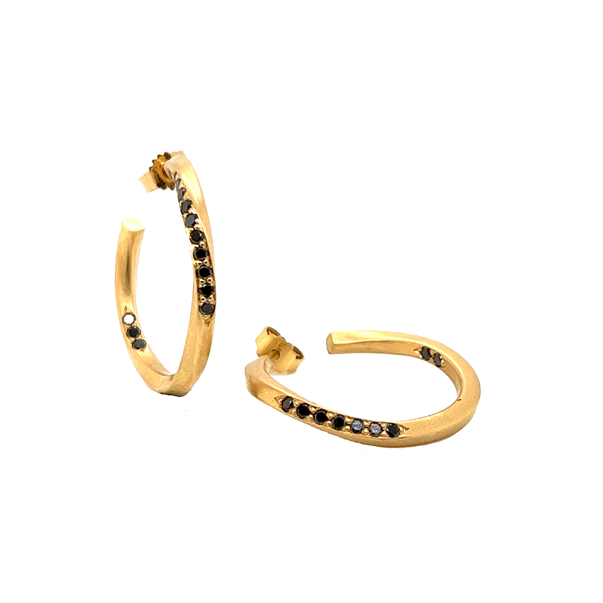 Ribbon hoops, No.3, med sorte diamanter
