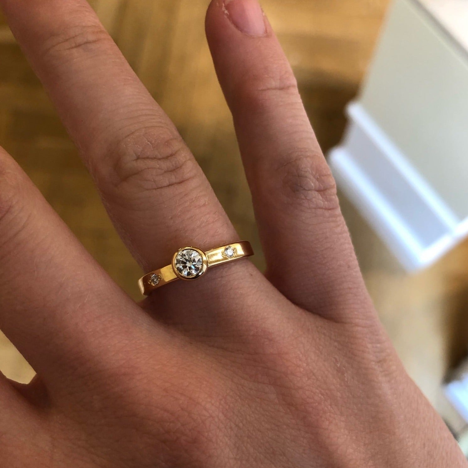 Ring med diamantkugle