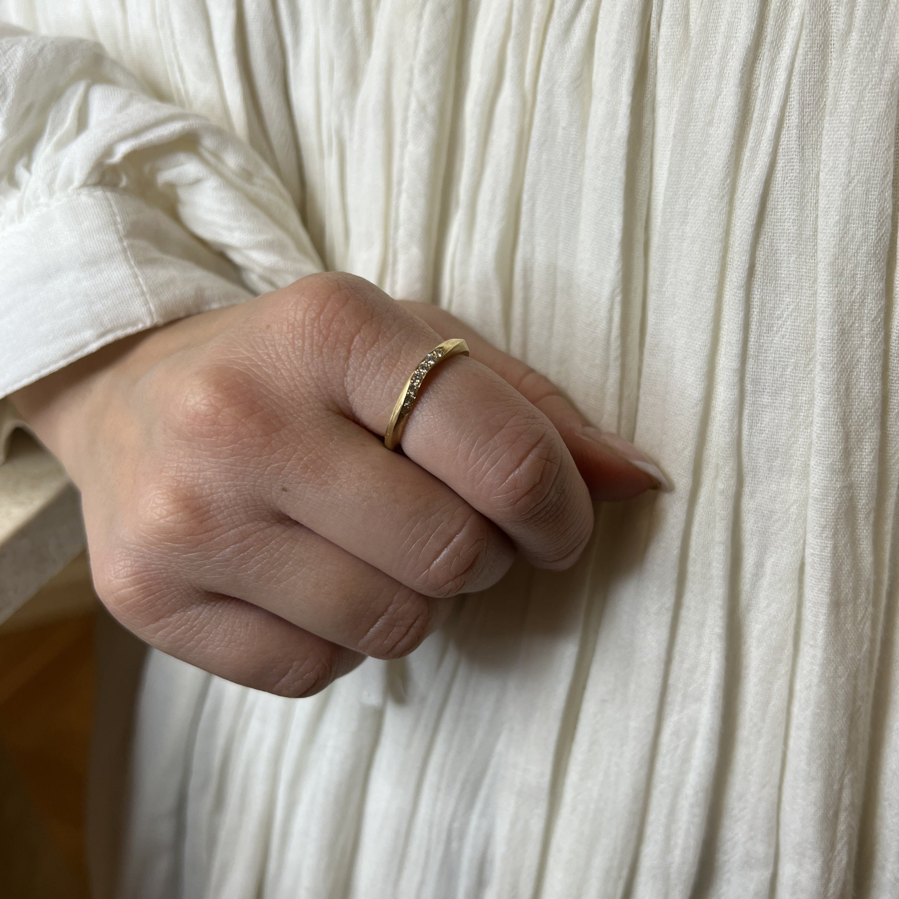 Ribbon ring med pavé diamanter, No.3, 18 karat guld
