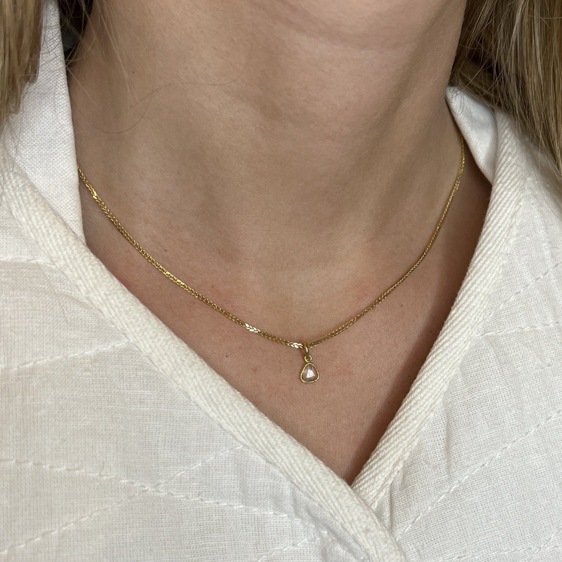 vedhæng-med-stor-diamantflage