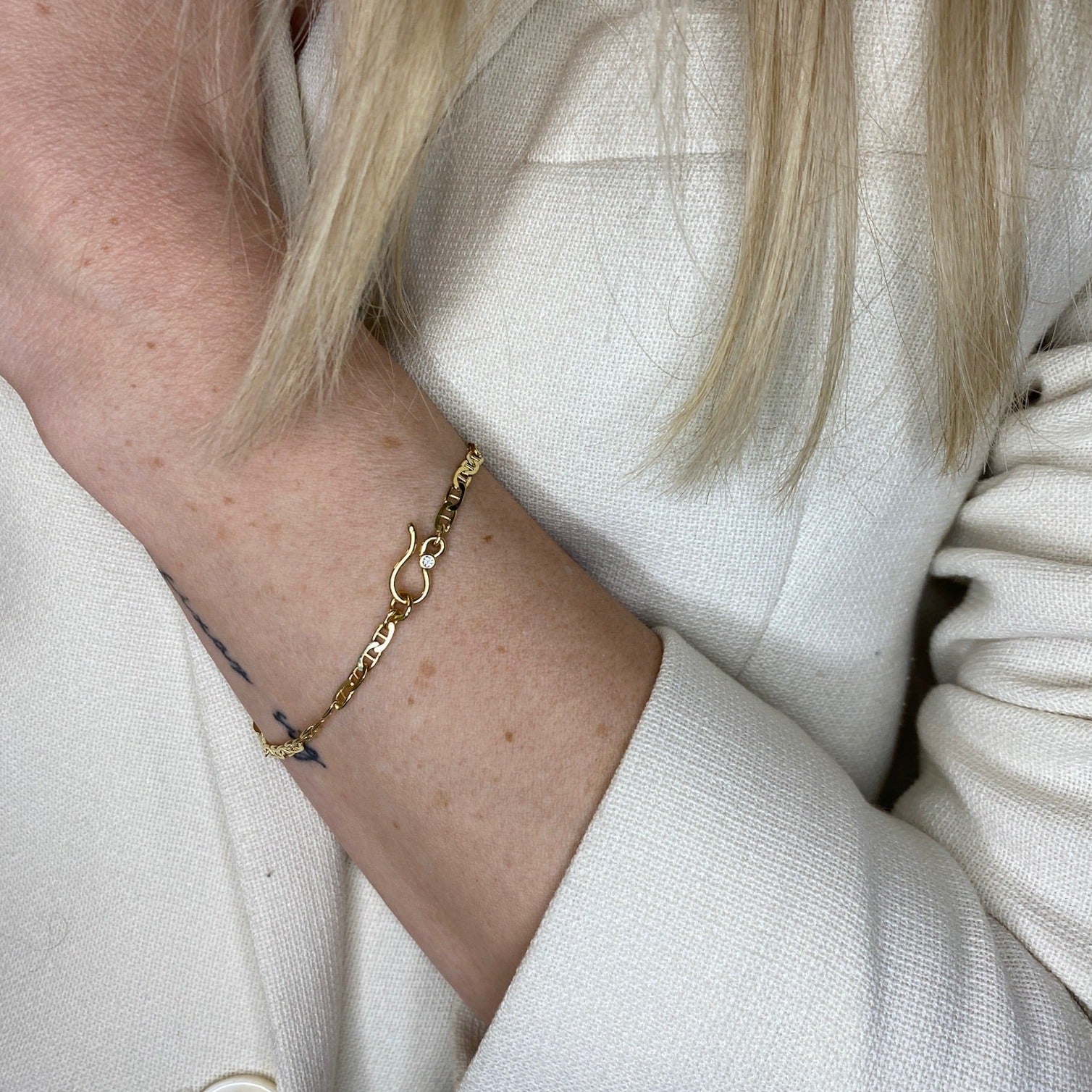 Marine armbånd i 18 karat glud, håndlavet lås med eller uden diamant