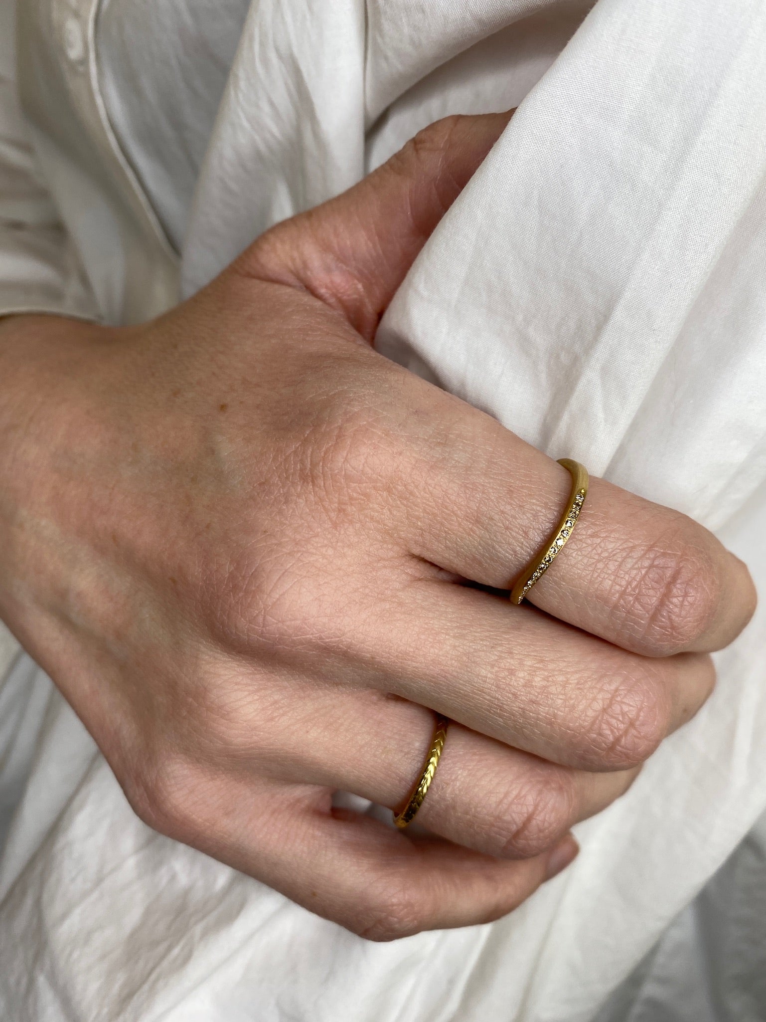 Ribbon ring med pavé champagne diamanter i farveforløb, No.2
