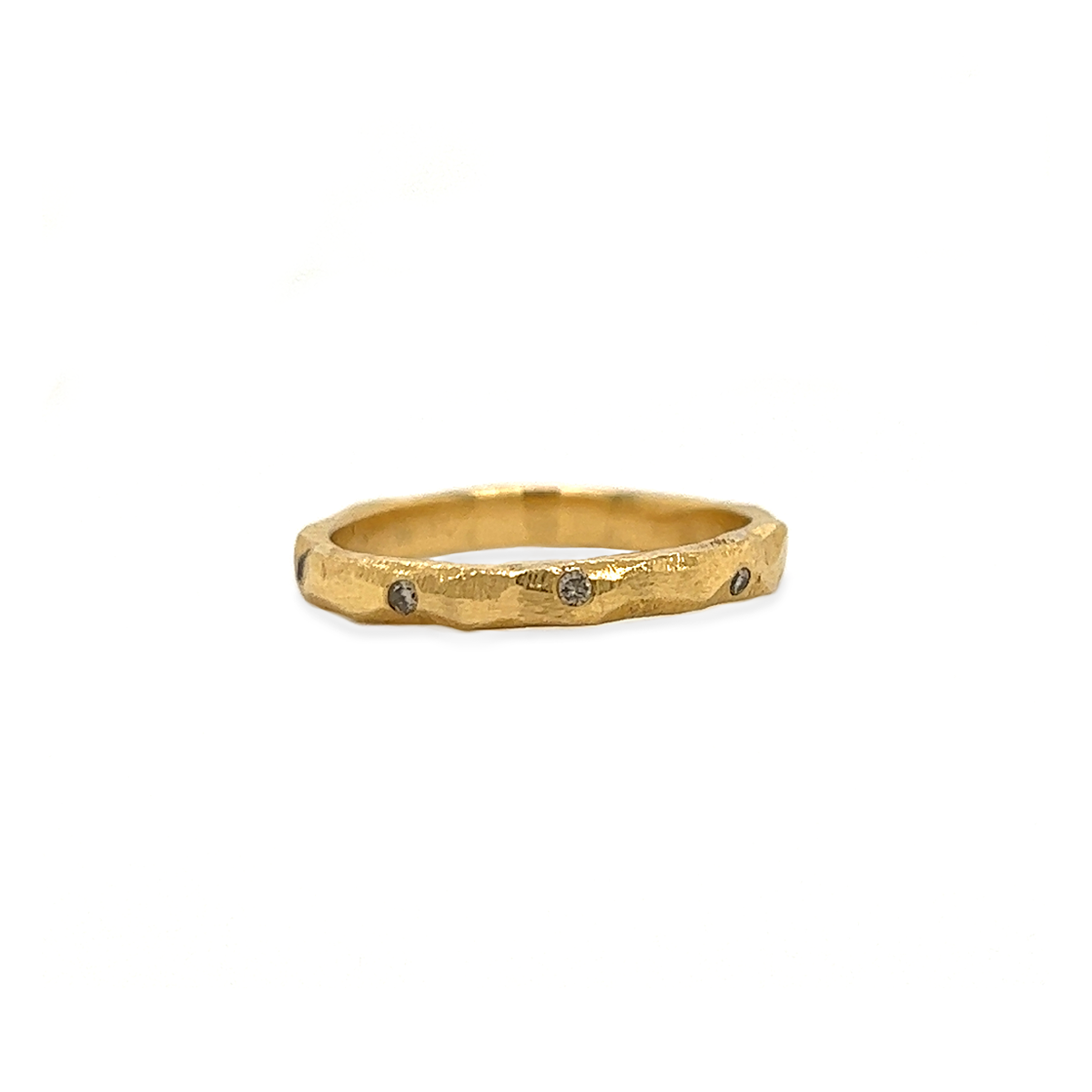 Ring med facetter og champagne diamanter