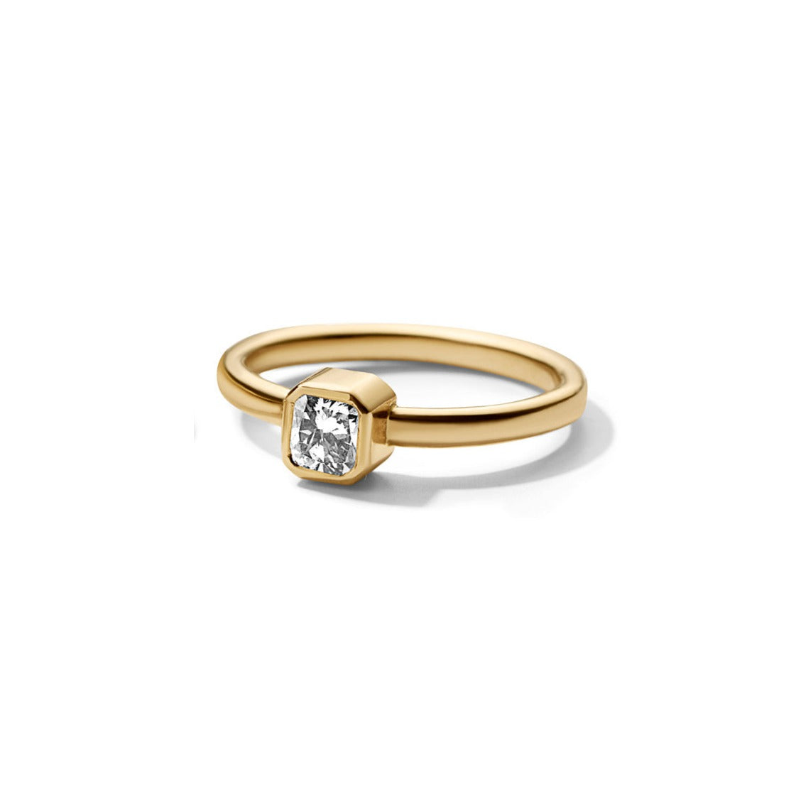 Ring med firkantet hvid diamant, unik