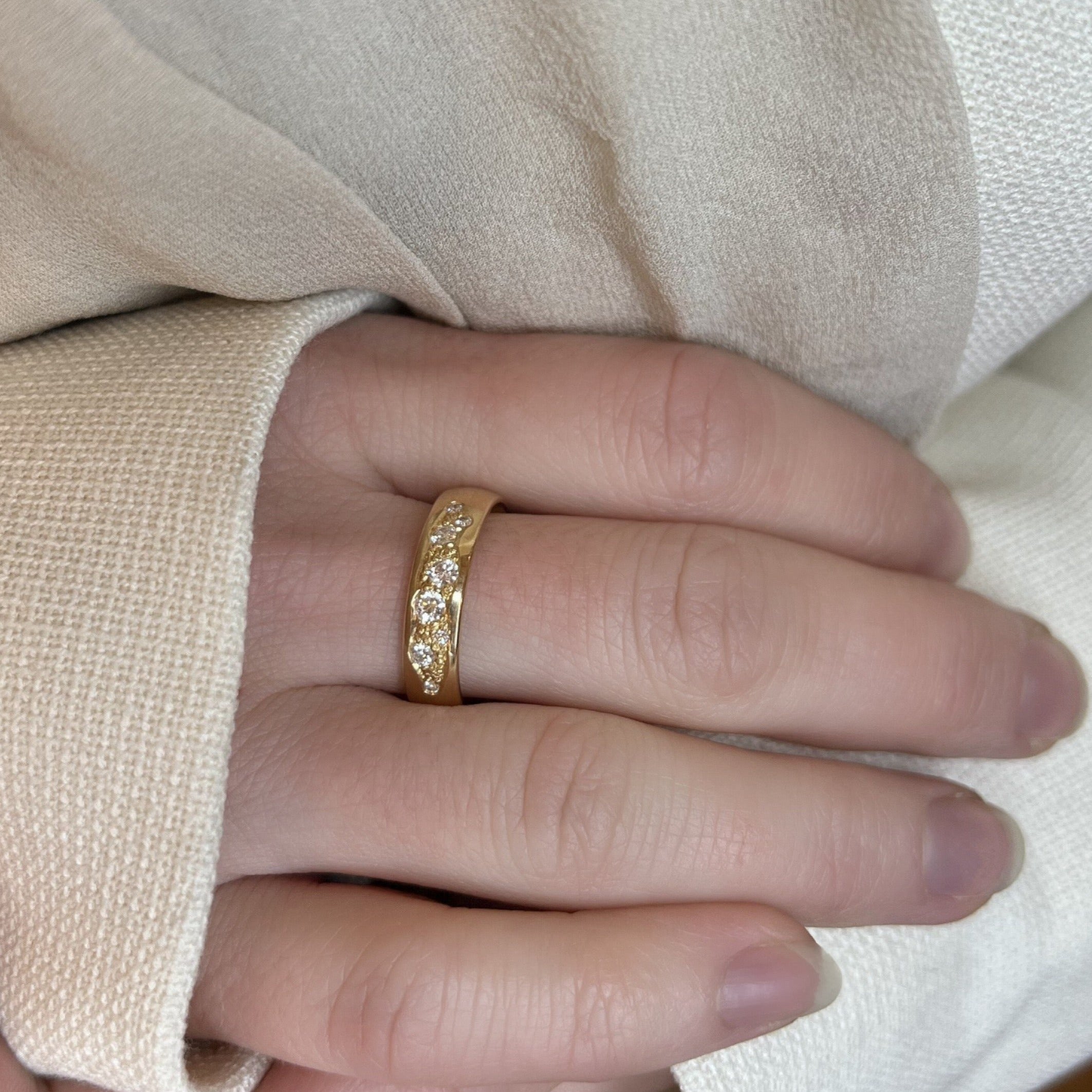 Nova star guldring med diamanter