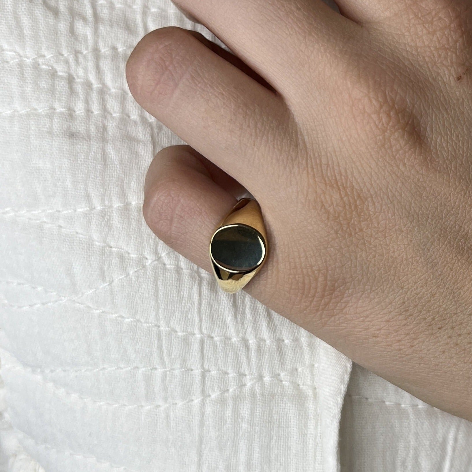 Oval signetring i 18 karat guld, No.1