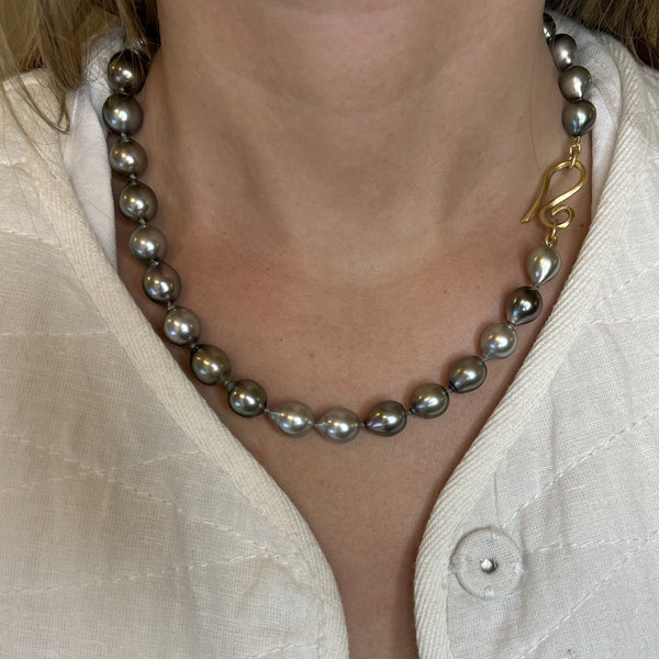 perlekæde-med-tahiti-perler