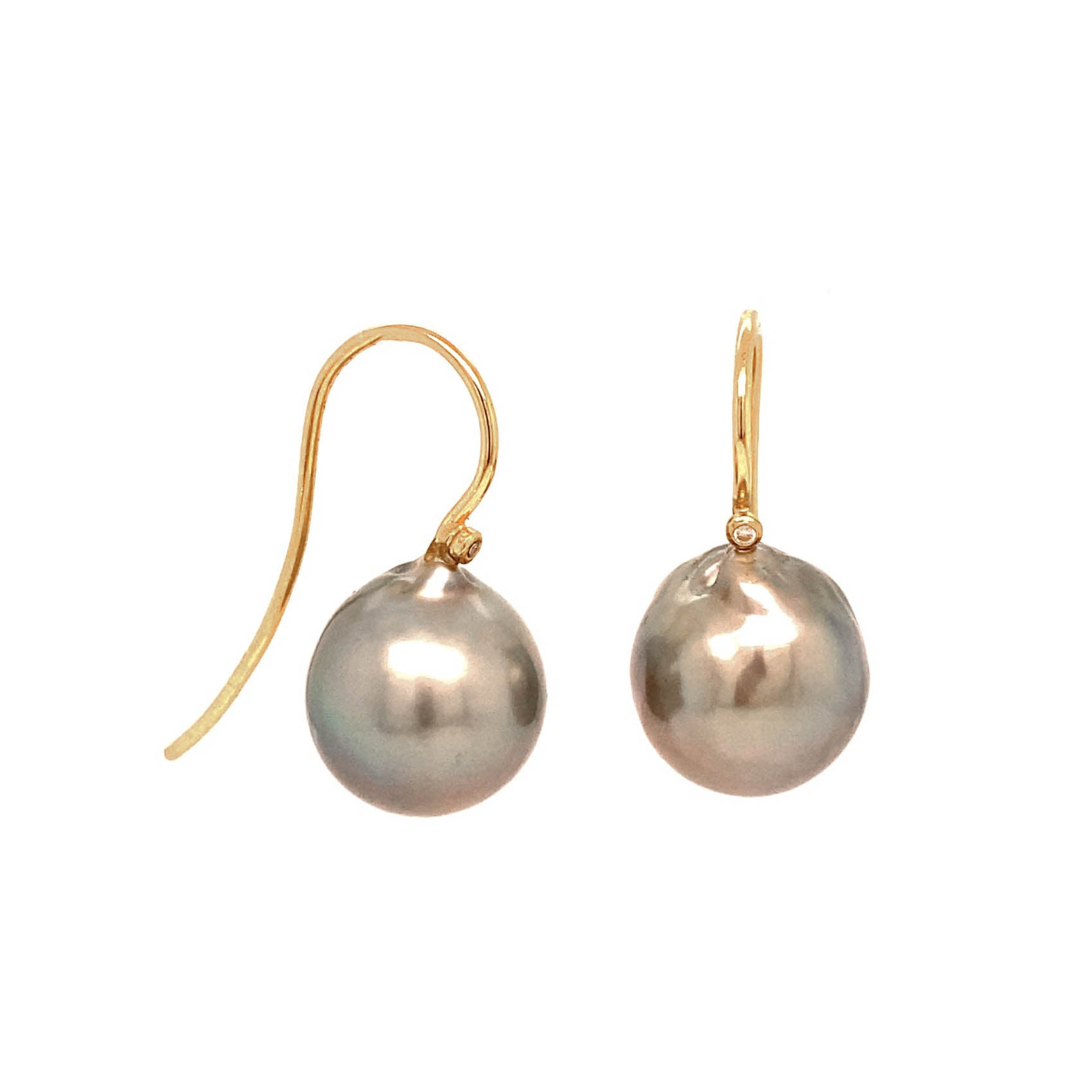 Earrings with Tahitian pearls and small diamond balls