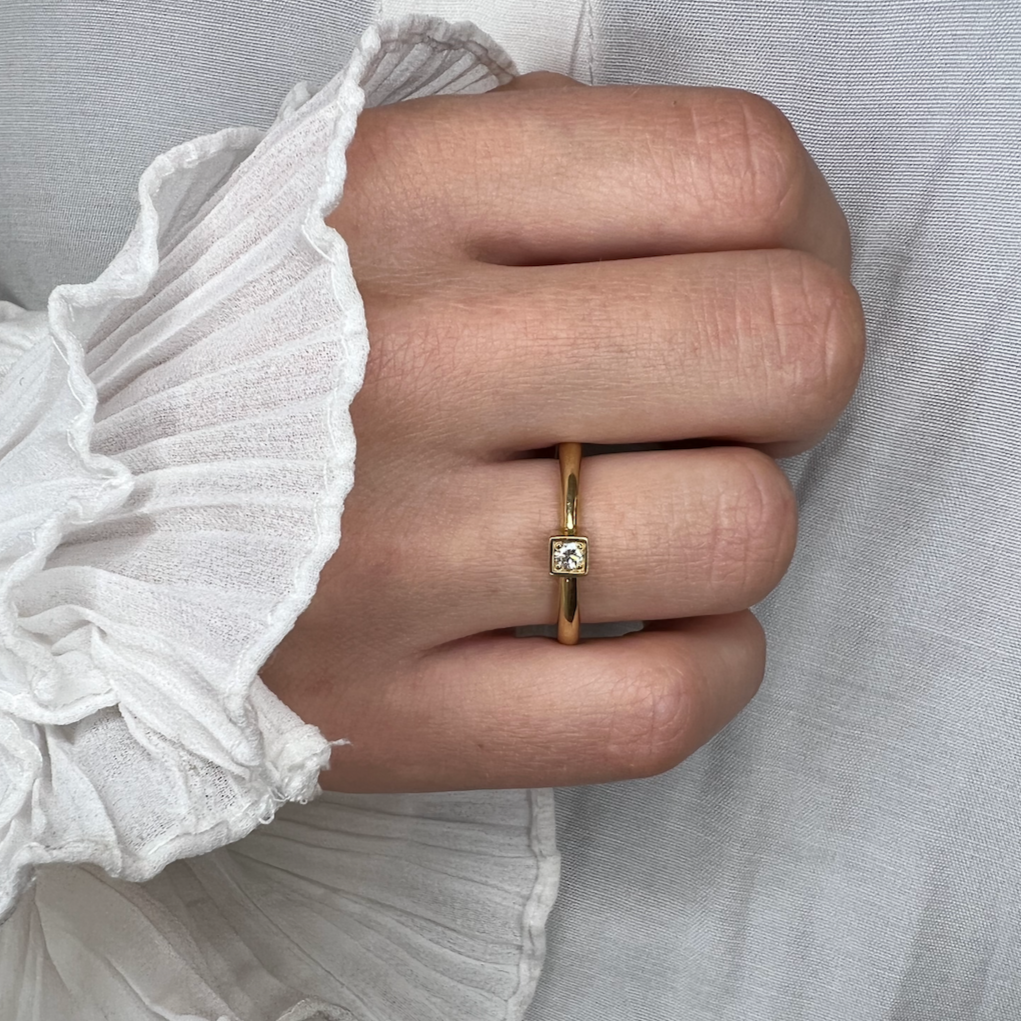 WEDDING RINGS, SET No.9, Square setting with DIAMOND AND ANGLED MEN'S RING